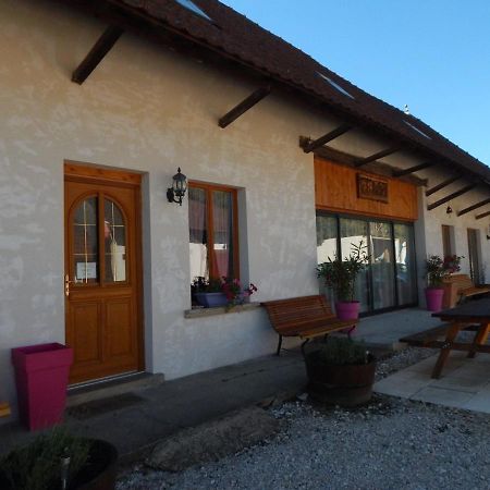Gite Chez Marcel Et Bea La Chapelle-Saint-Sauveur  Kültér fotó